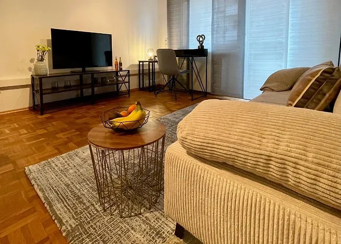 Salier Blue, Zentrum Karlsruhe, Schick Und Modern!